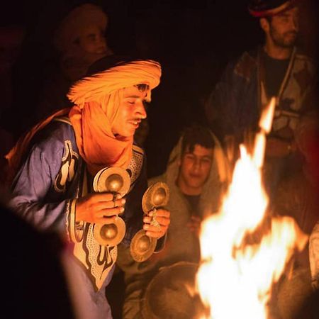 ホテル Sahara Family Luxury Camp メルズーガ エクステリア 写真