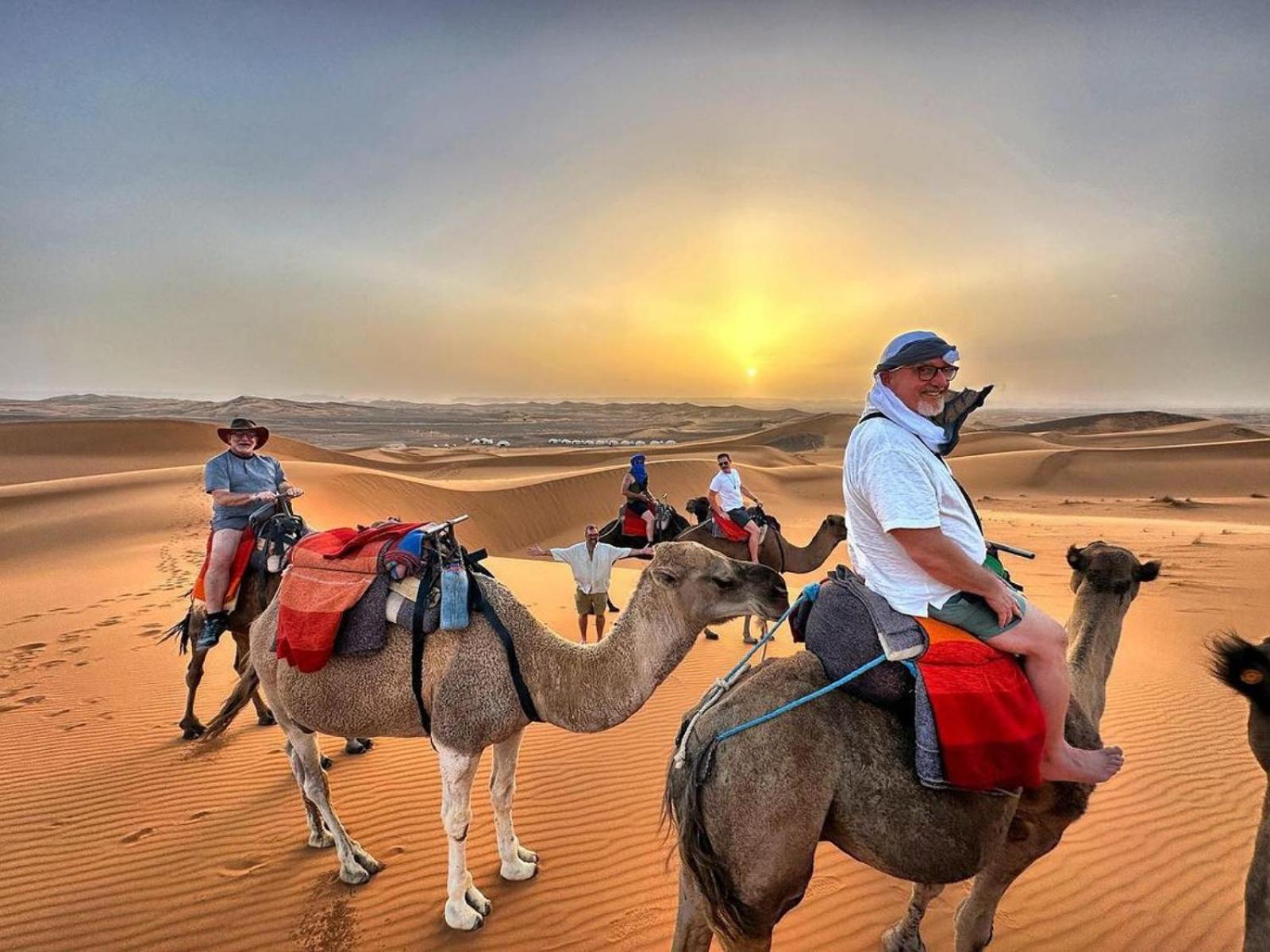 ホテル Sahara Family Luxury Camp メルズーガ エクステリア 写真
