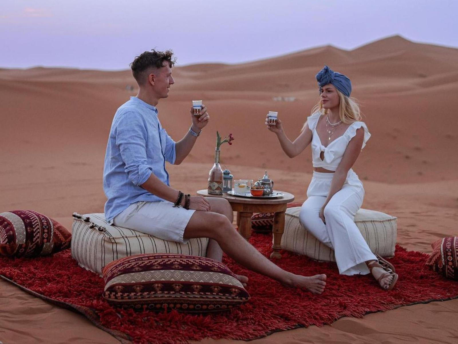 ホテル Sahara Family Luxury Camp メルズーガ エクステリア 写真